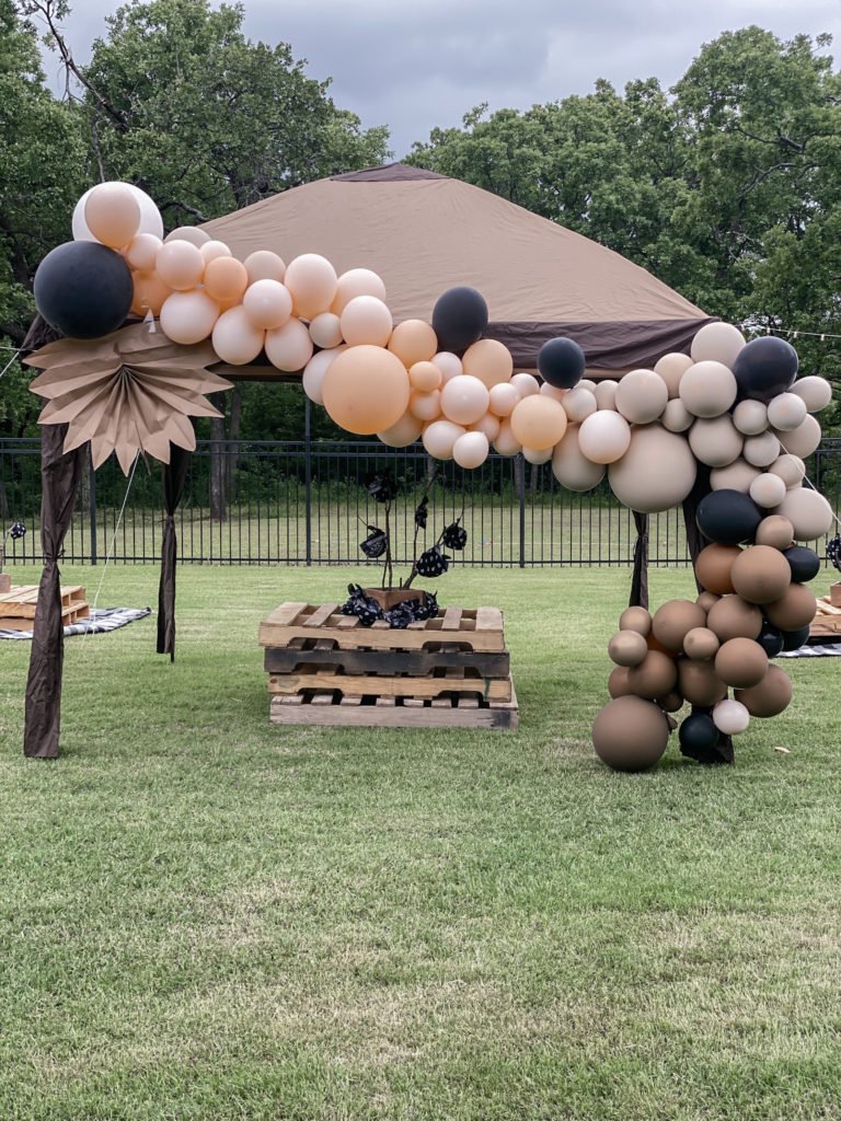 Ballon Garland Ballon Garland - DIY Backyard Camping Birthday Party