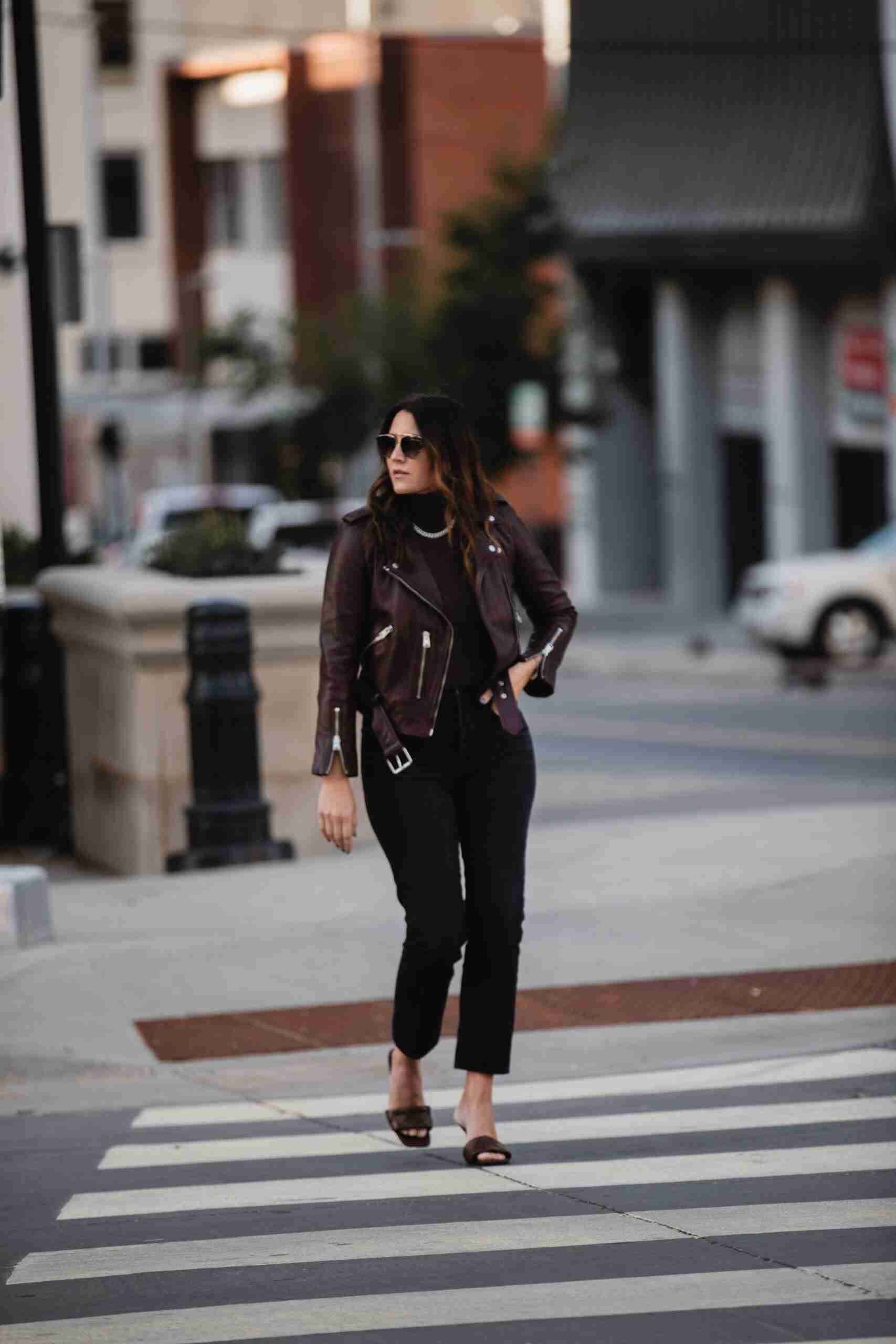 How to Wear Mom Jeans in Winter the gray details