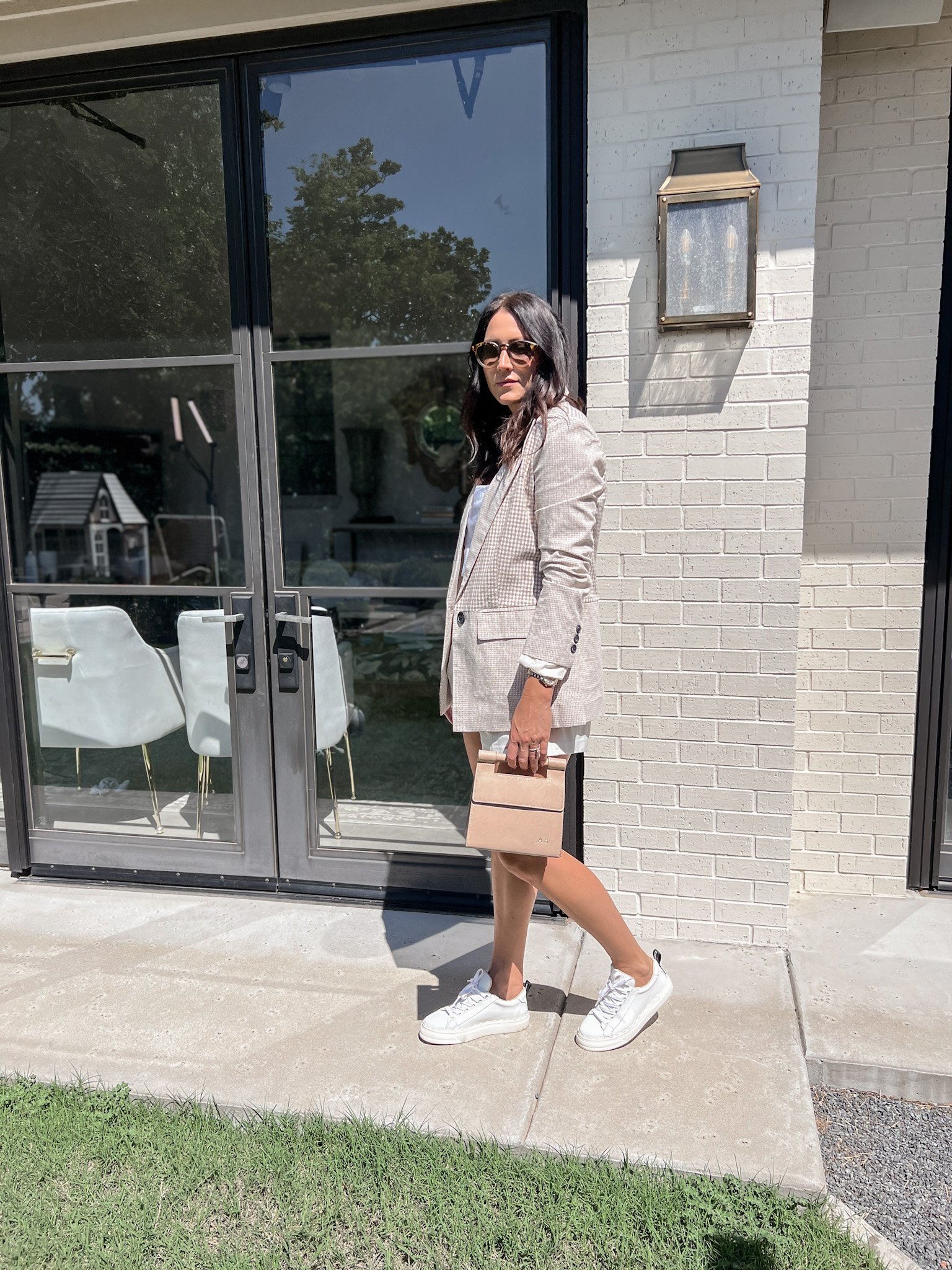 How to Wear A Jacket with Shorts the gray details