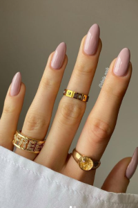 30+ Classy Nude Nail Designs - the gray details