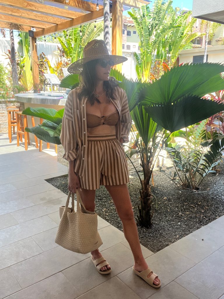 striped shirt outfits for the beach