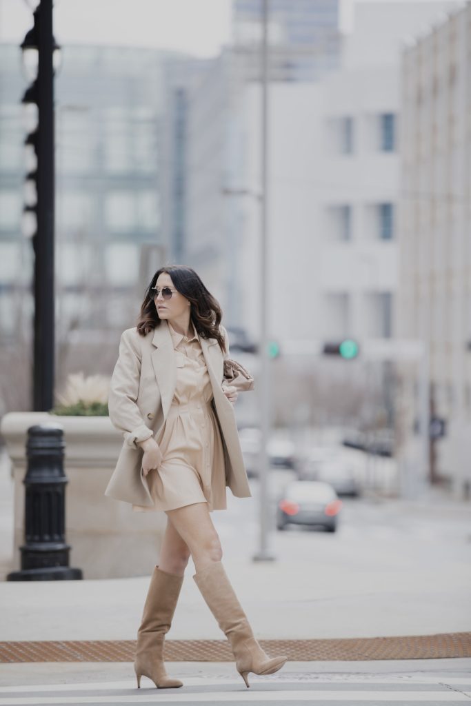 Classy Tan Blazer Outfits with shorts
