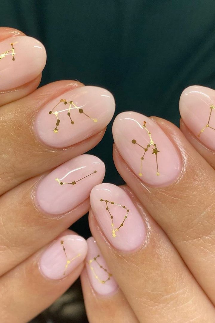 Minimalist Star Sign Nail Art