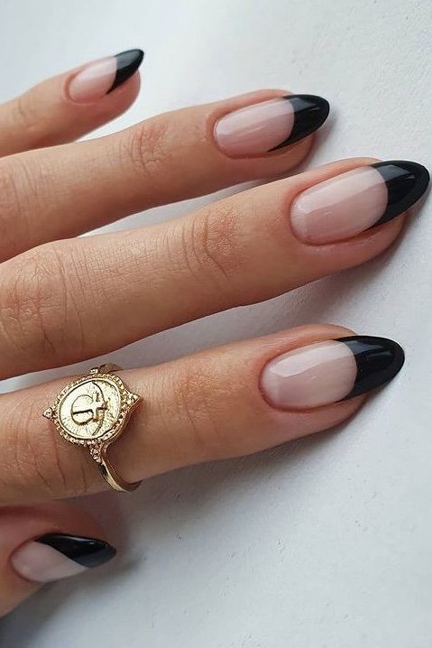 classic black almond Nails