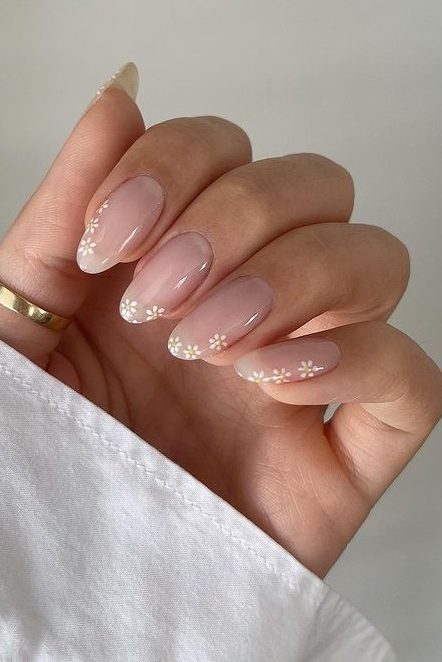 Floral nail art design