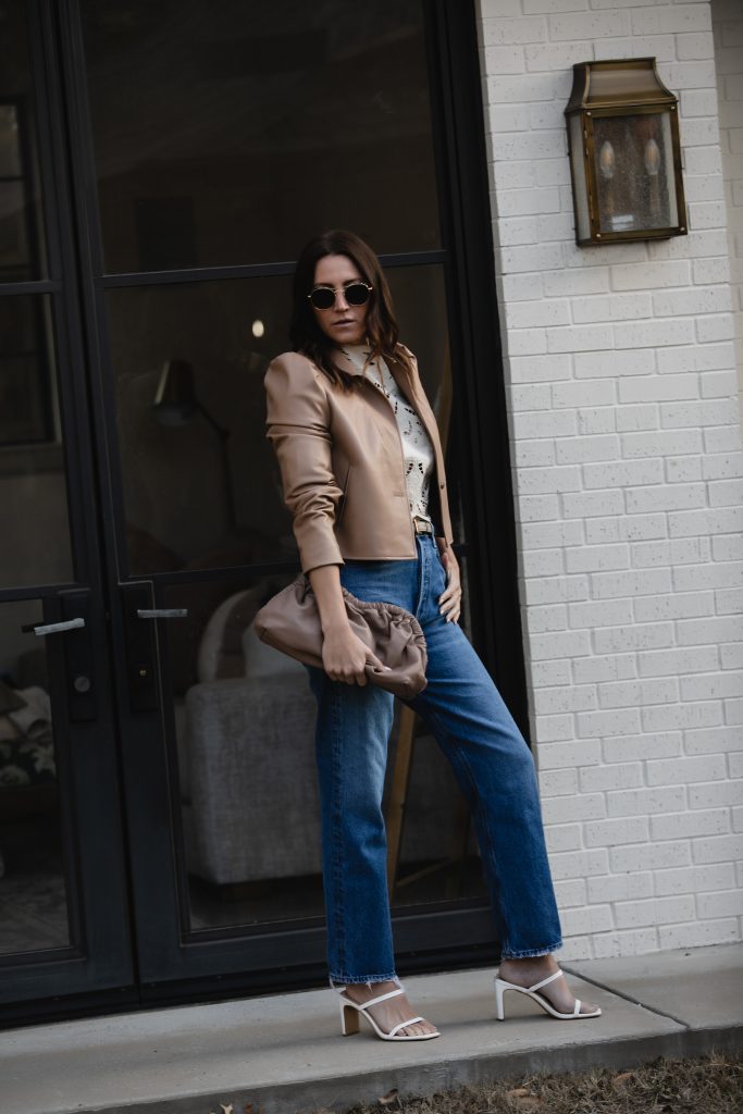 Spring Mom Jean Outfit Ideas with cropped blazer