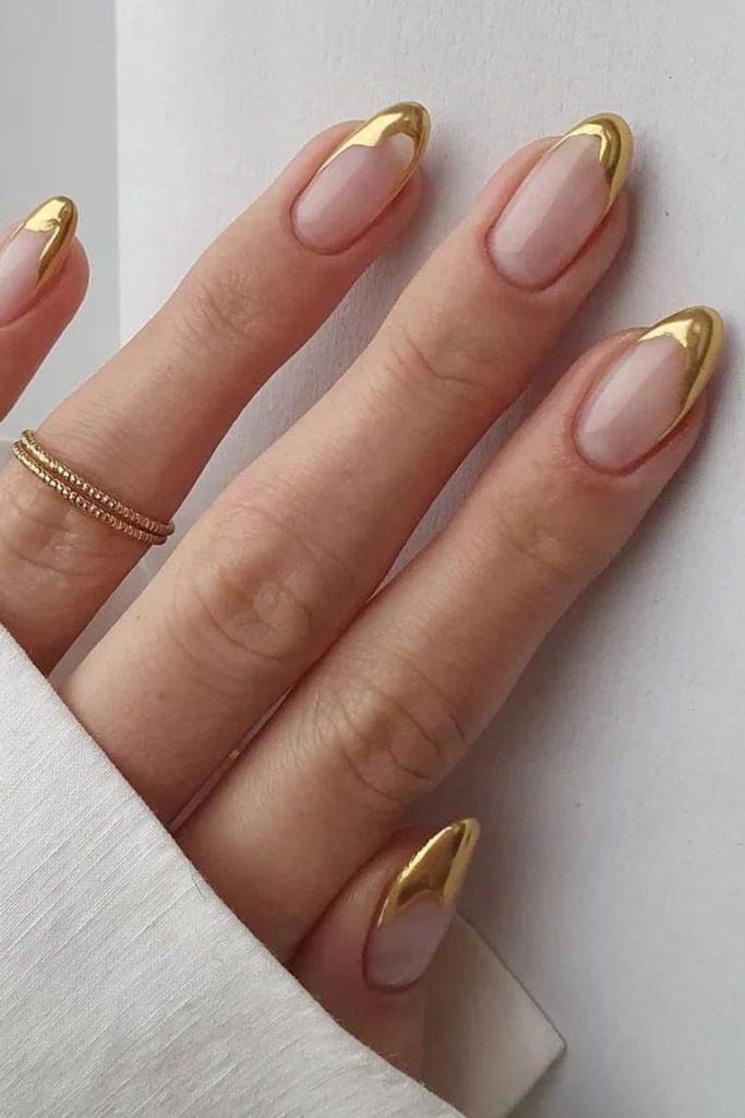 Metallic Gold Winter Nail Color Trends