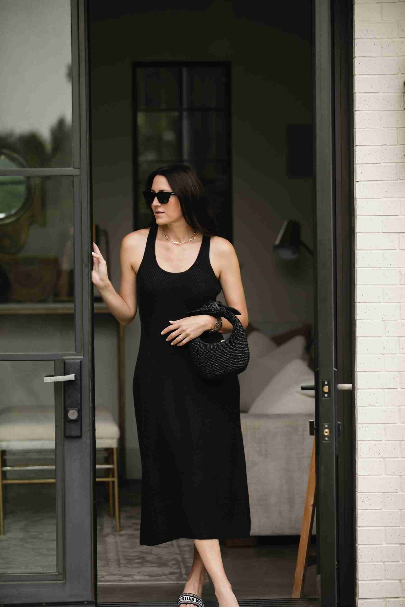 14 Classy Ways to Wear Black in Summer the gray details