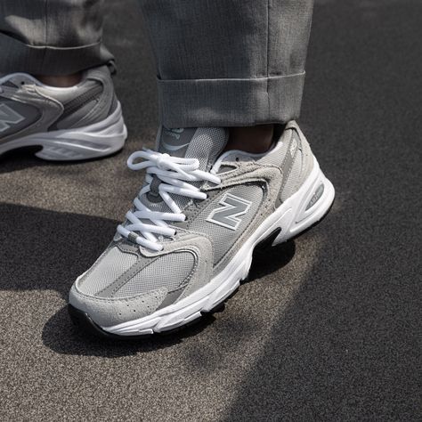 New Balance sneakers for gray outfits