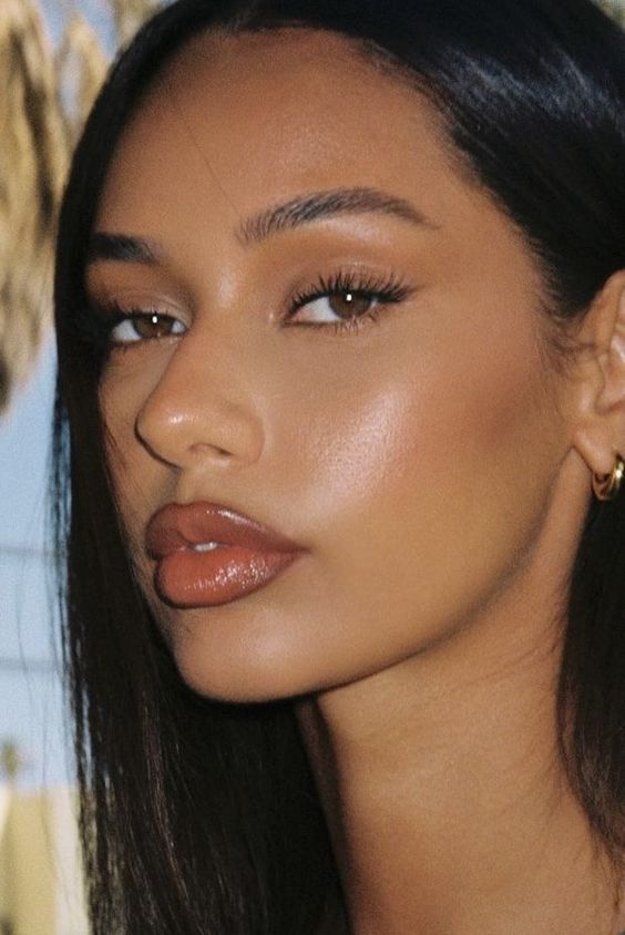 '90s Lips fall makeup