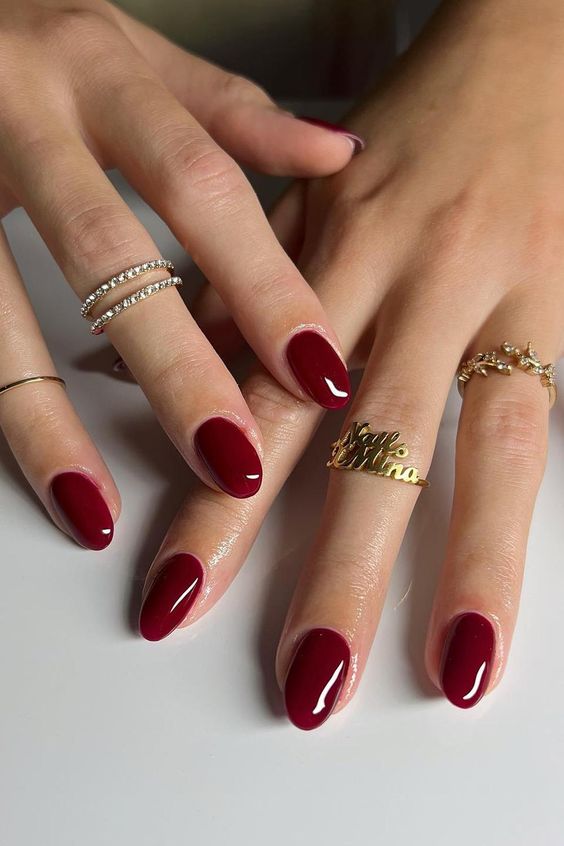 Almond nail style