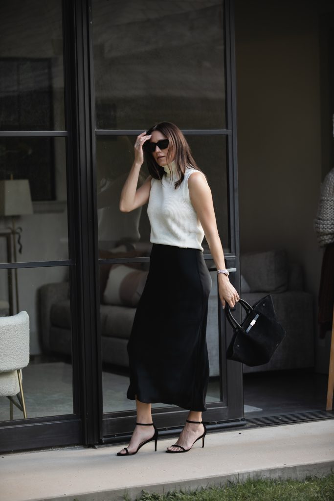 Black and White Outfits for Fall