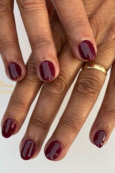 Classic Short Burgundy Nails