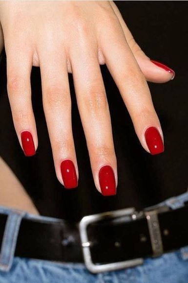 Medium Red Manicure