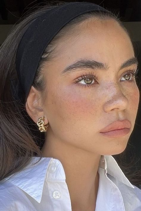 Minimal Makeup trend