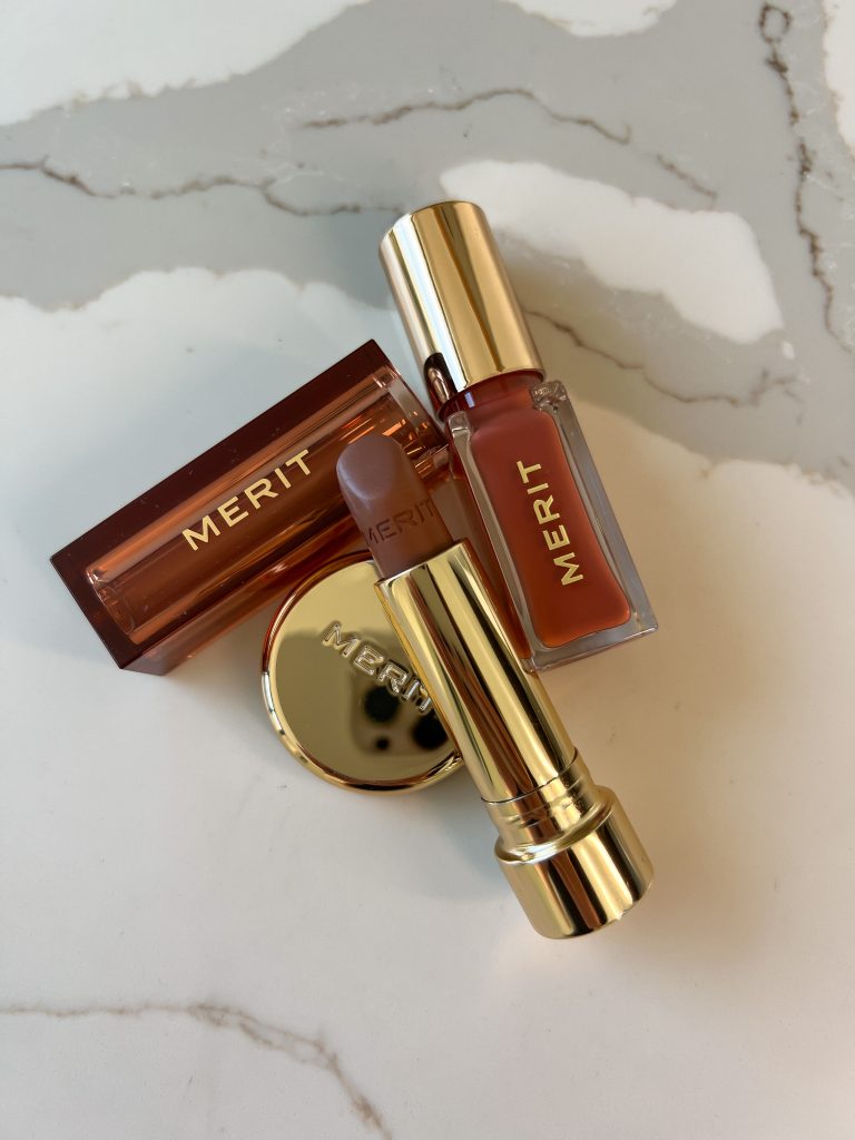 signature lip lightweight lipstick
