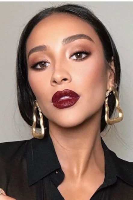 Vampy Lips Fall Makeup Looks