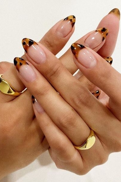tortoise shell Fall Almond Nails