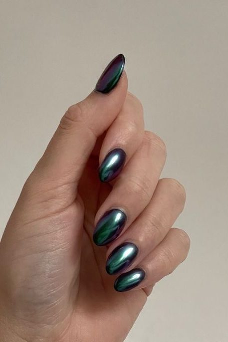 Chrome Nails Winter Nail Trends for 2023