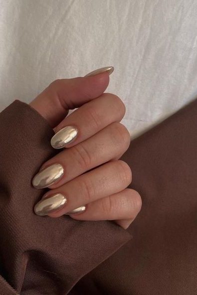Gold Chrome Winter Nail Trends for 2023
