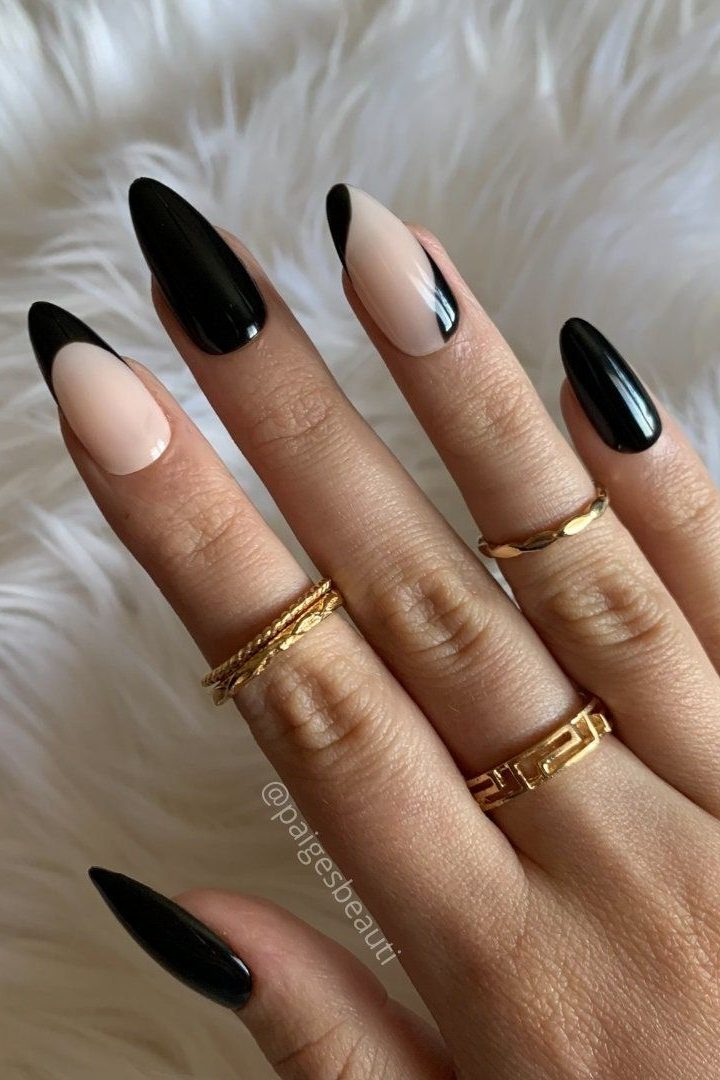 Minimal Black Nails