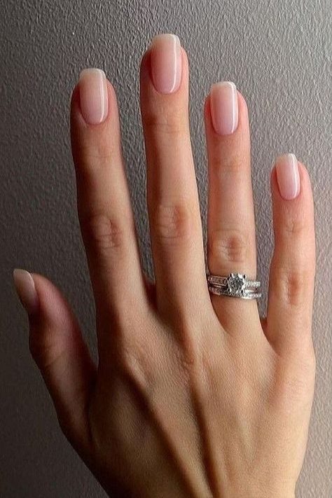 Lipgloss Nude Nail trend