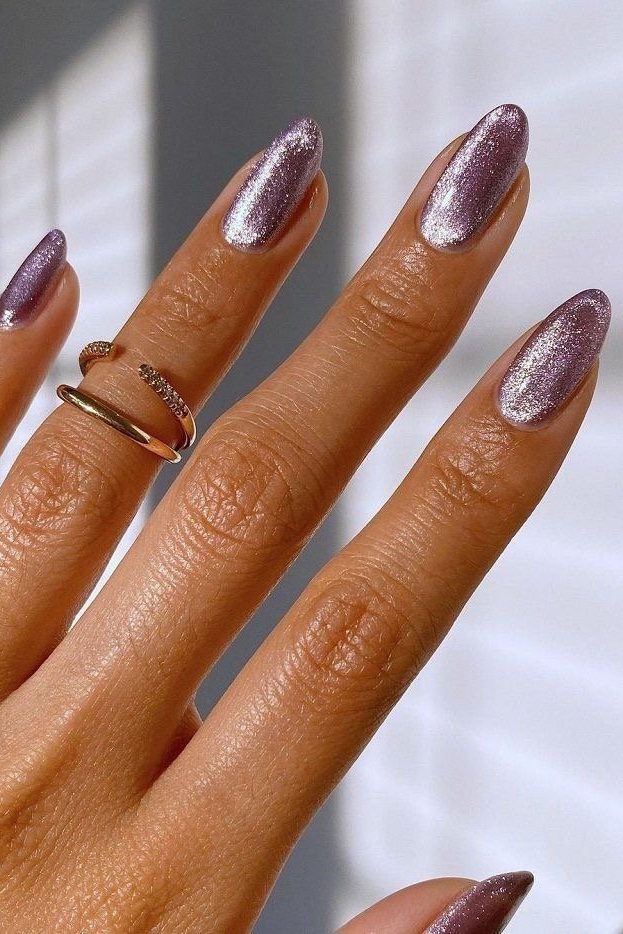 Velvet Cat Eye manicure