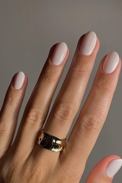 Oat Milk White Nails 