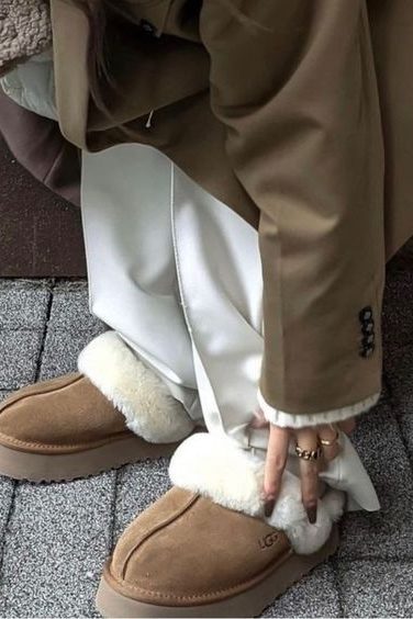 UGGS outfit idea