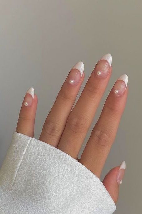Pearl Accent Old Money Nails
