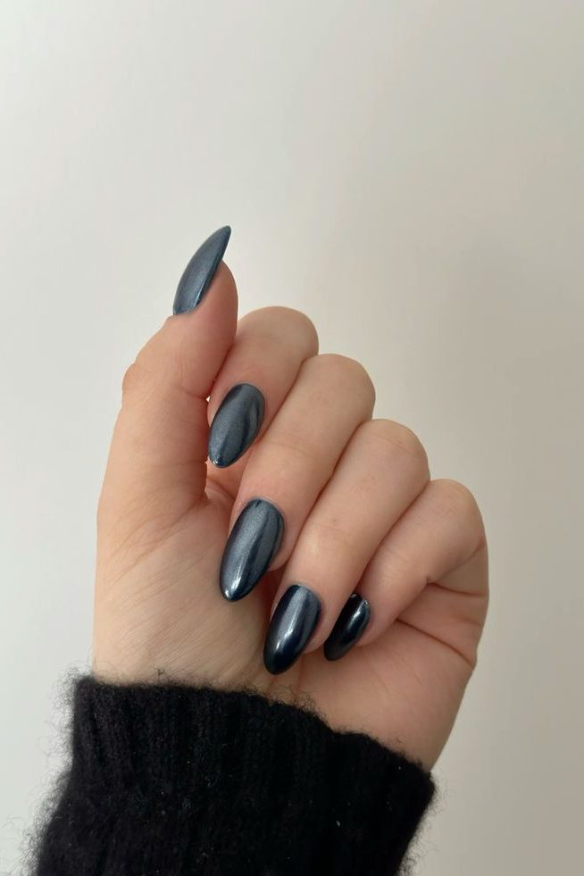 Midnight Chrome Short Nails