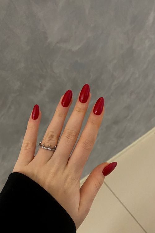 Classic Red Nails