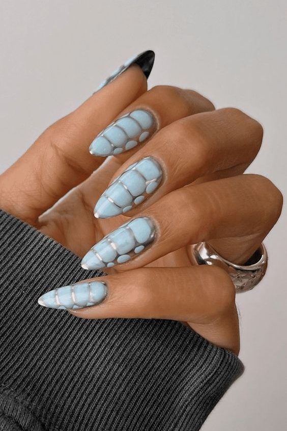 animal print Nail trend 2024