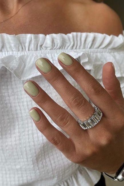light green nail color 2024