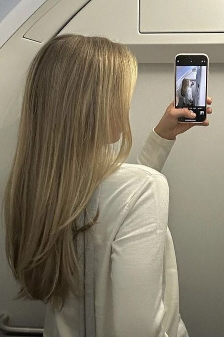 Smooth Straight Old Money Hairstyles for Women