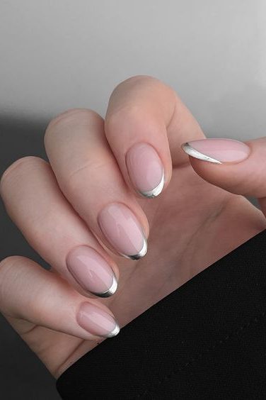 Chrome Nails | Best Spring Nail Colors for 2024