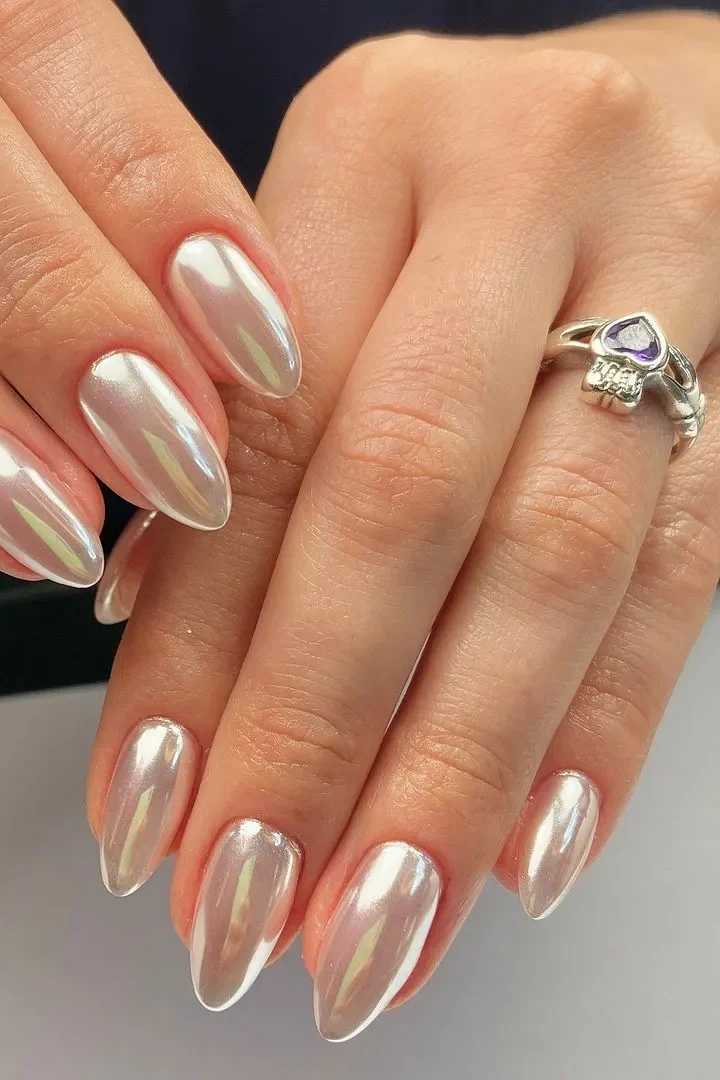 nude chrome nails