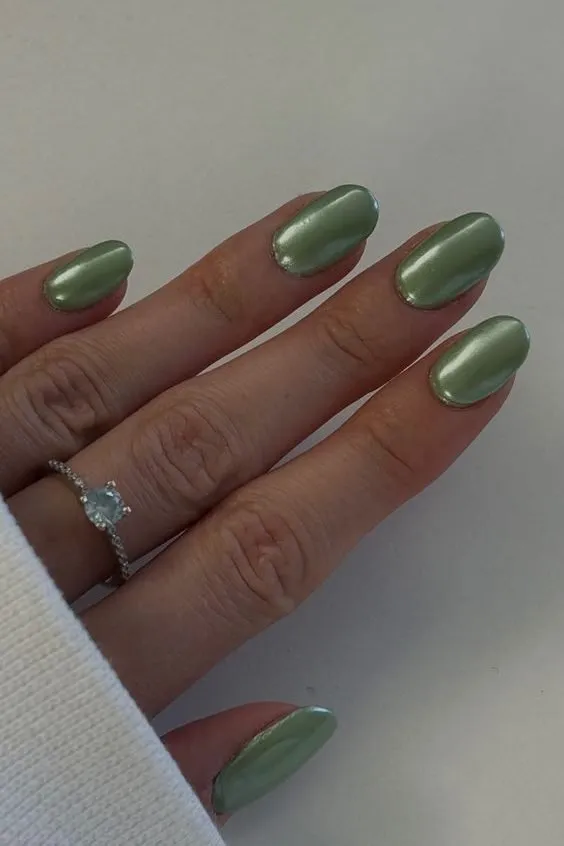green chrome manicure