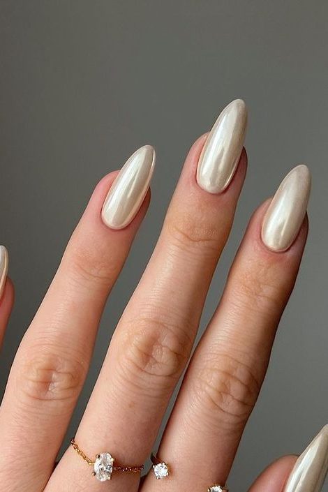 vanilla chrome nails