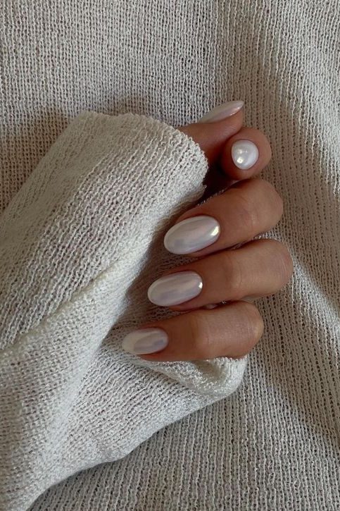 vanilla chrome nails