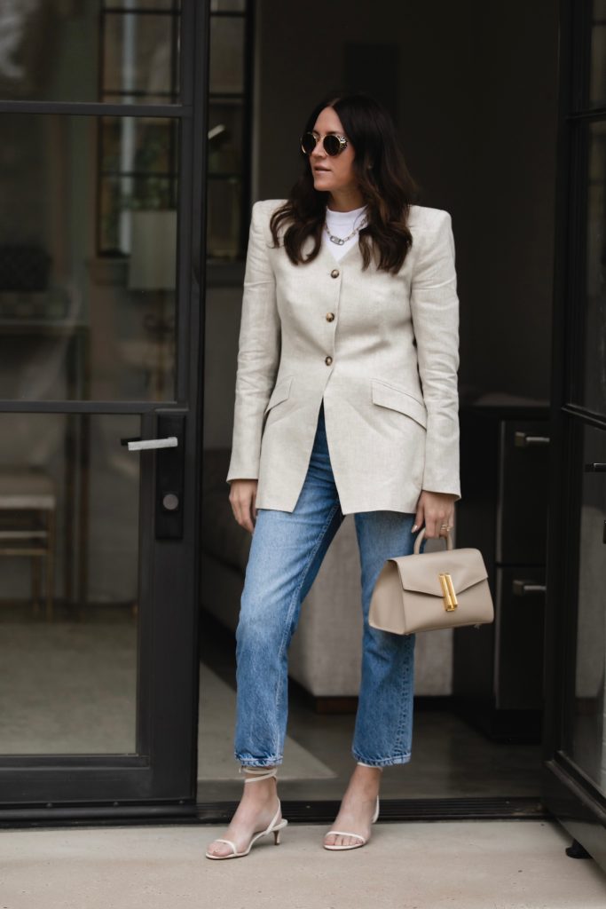 Linen Blazer and blue Jeans Outfits