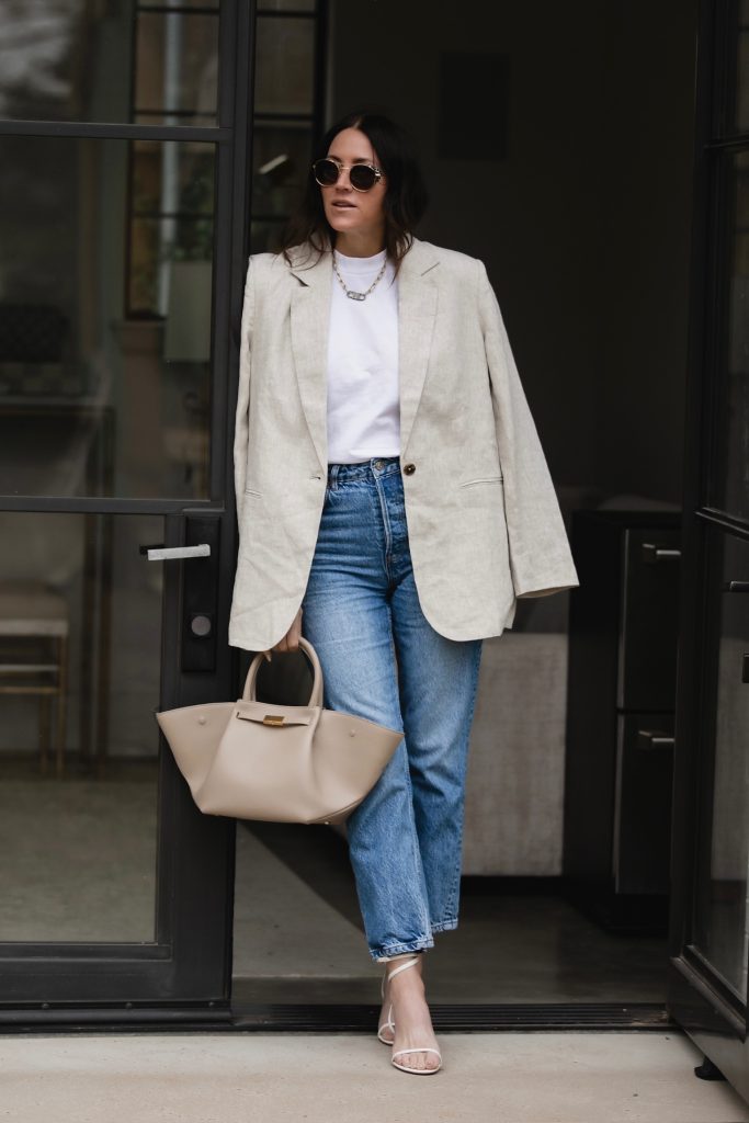 Linen Blazer and blue Jeans Outfits