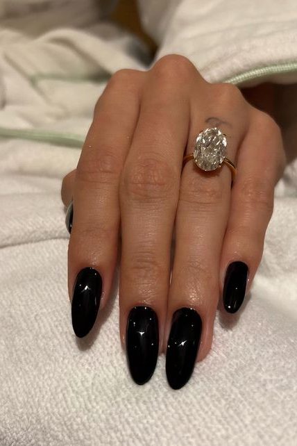 black nails Mob Wife Aesthetic Nails