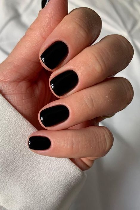 black nails Mob Wife Aesthetic Nails