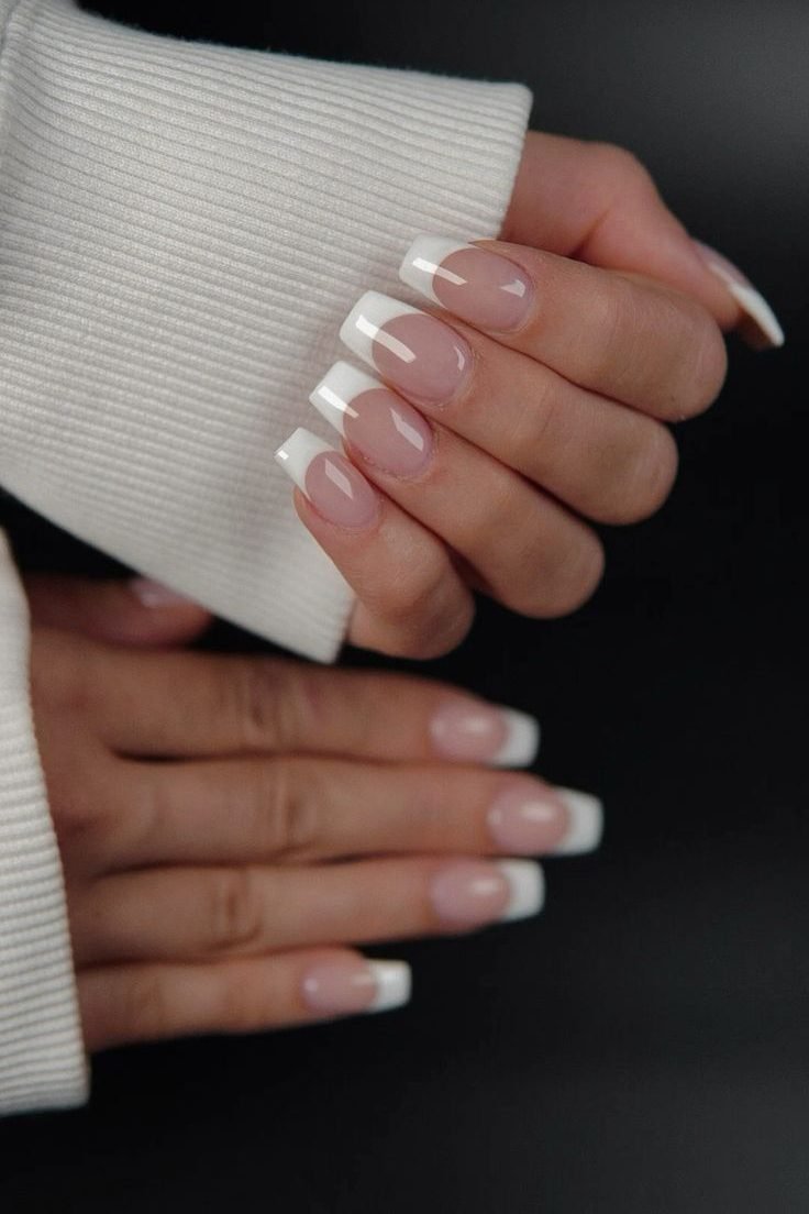 french tip Mob Wife Aesthetic Nails