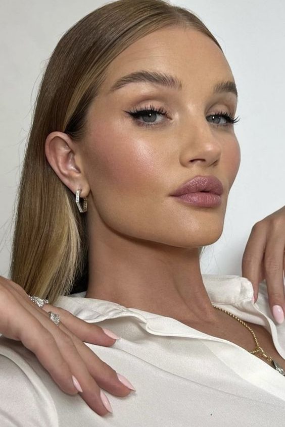 mauve lip color