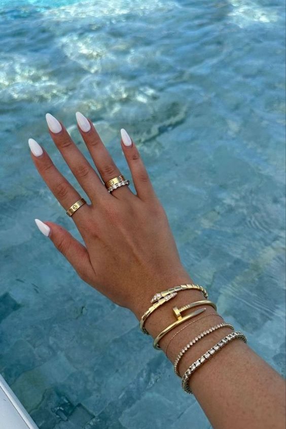 neutral beach vacation Spring Break Nails