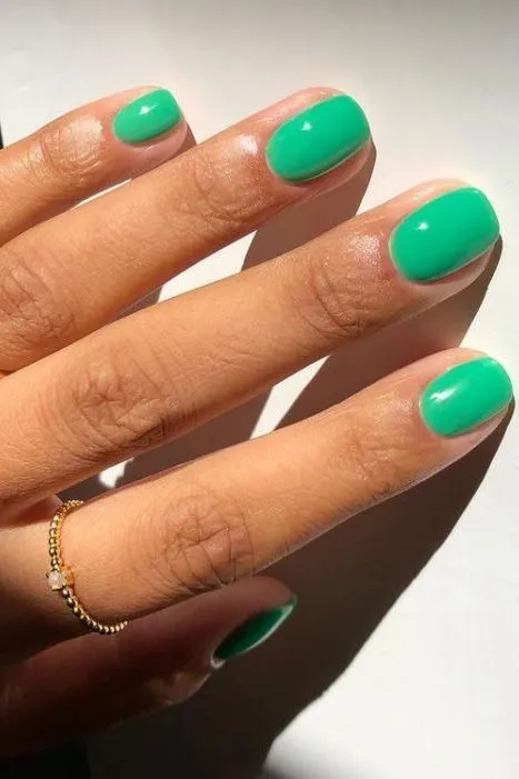 glowing green nails