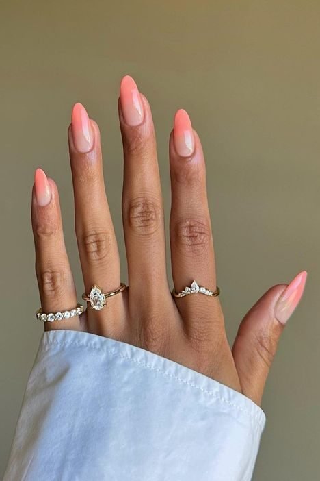 gradient Pale Orange Nails