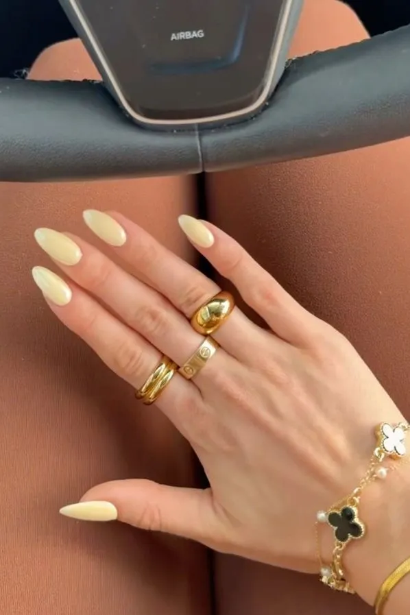 butter yellow nails | Chic June Nail ideas